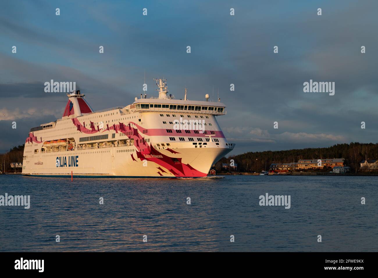 Voiture-passengerferry Baltic Princess départ de Turku pour une traversée de nuit vers Stockholm, Suède. Banque D'Images