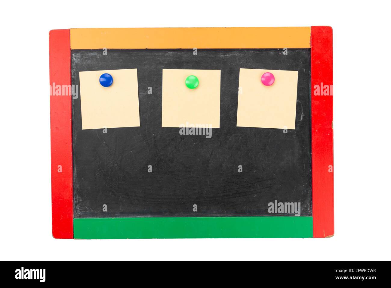 Tableau scolaire pour dessiner avec de la craie et des autocollants en papier. Espace pour le texte. Banque D'Images