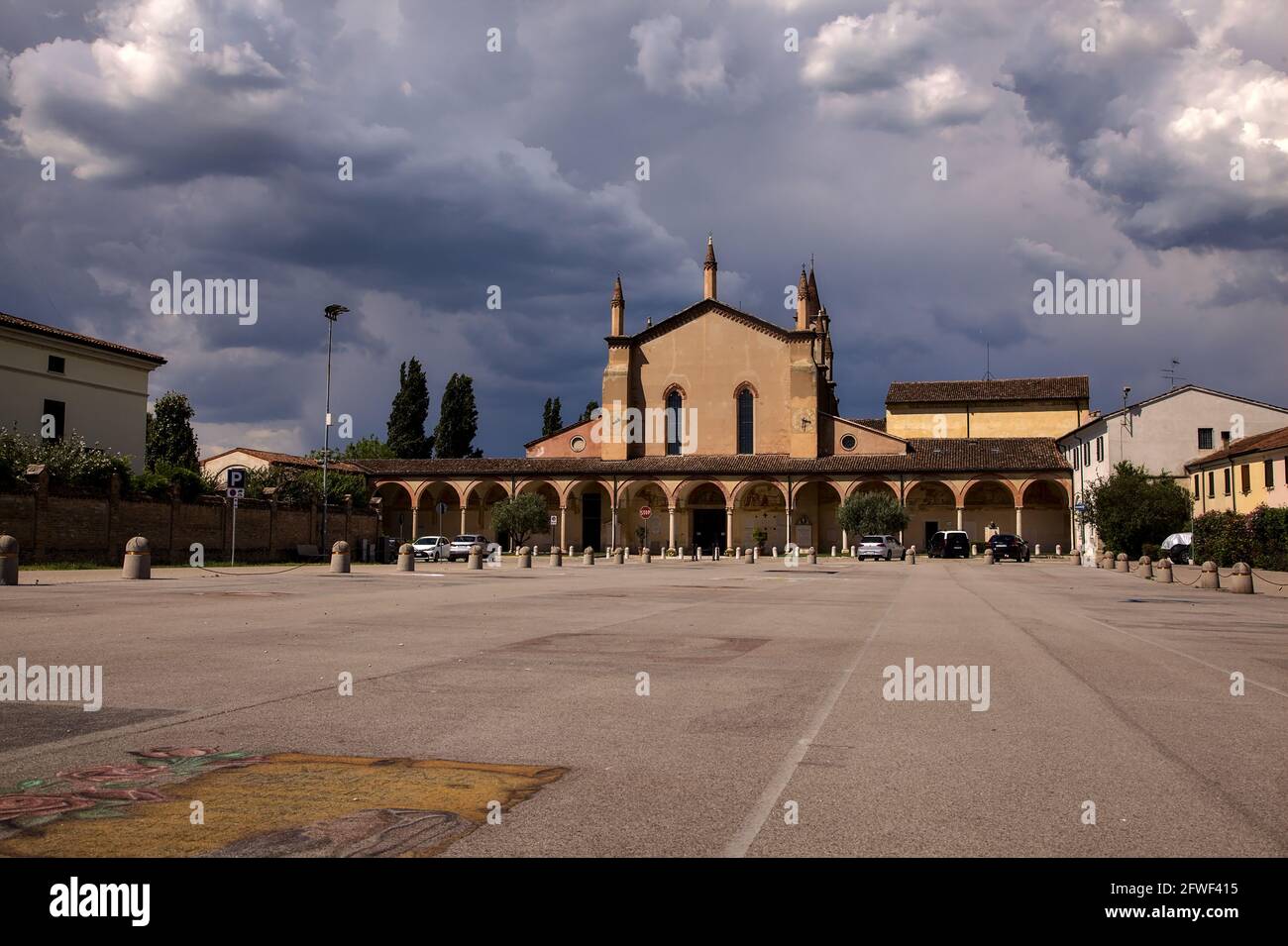 Façade et place en avant du sanctuaire du Saint Marie de Mercy à Grazie sul Mincio Italie Banque D'Images