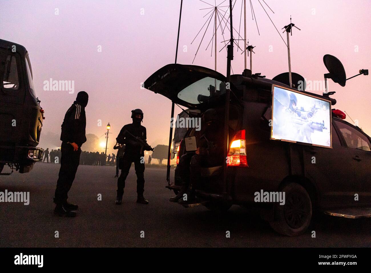 N S G les commandos de chat noir pendant leurs répétitions pour la journée de la république indienne à delhi. Banque D'Images