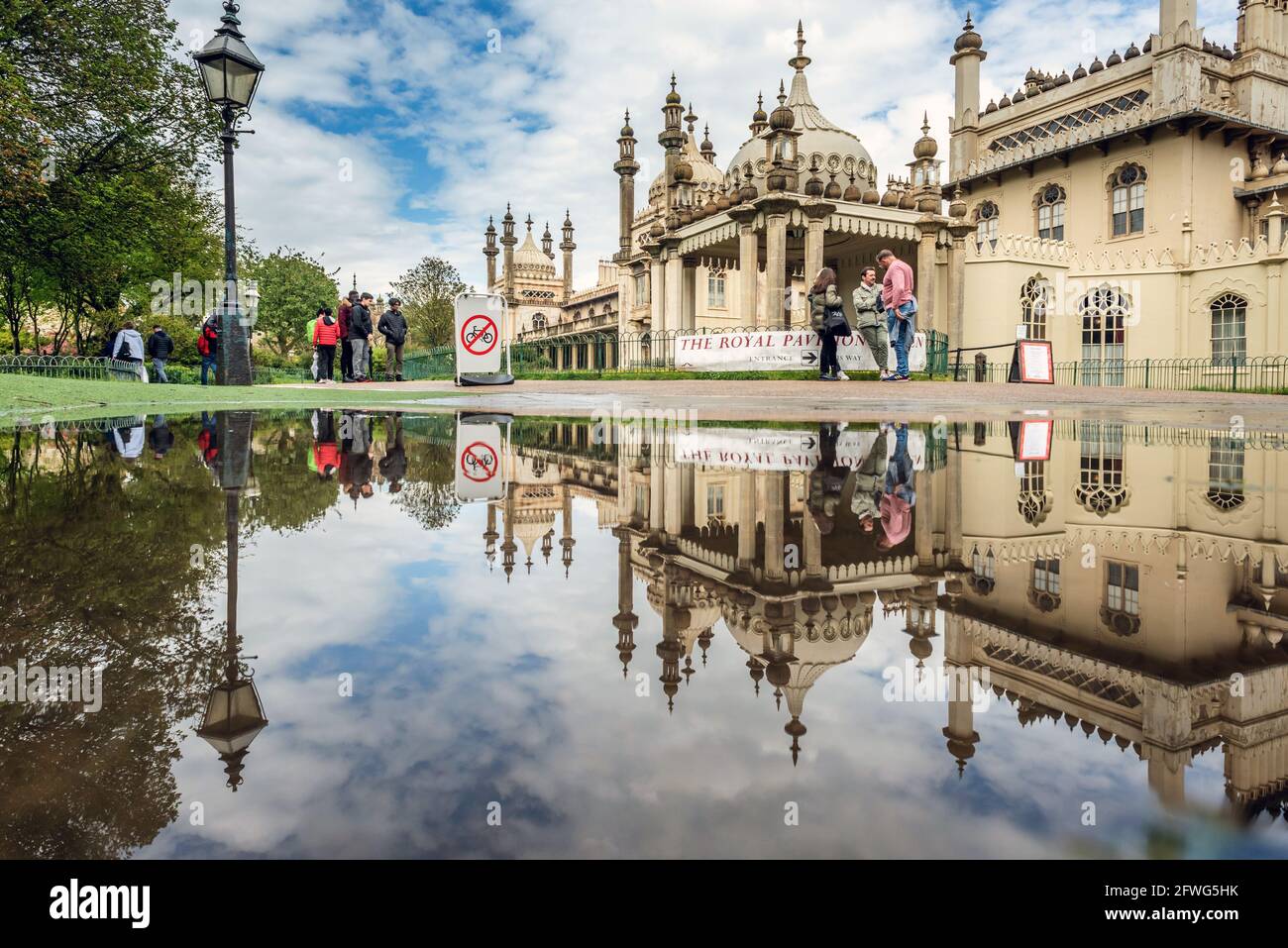 Brighton, le 22 mai 2021 : le Pavillon Royal de Brighton était heureux d'être de nouveau ouvert pour les affaires ce week-end, malgré le mauvais temps crédit : Andrew Hasson/Alay Live News Banque D'Images
