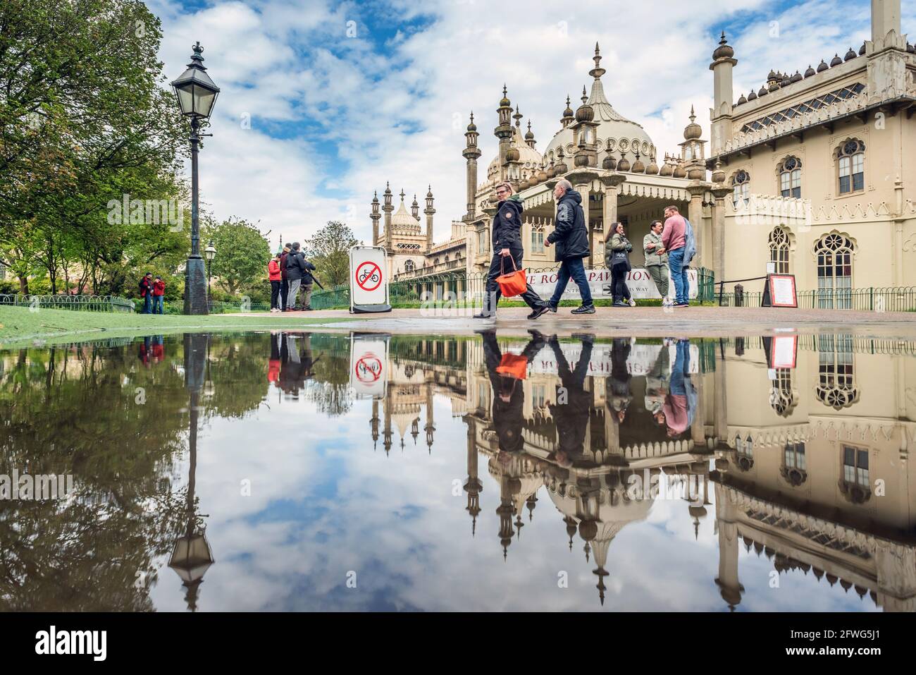Brighton, le 22 mai 2021 : le Pavillon Royal de Brighton était heureux d'être de nouveau ouvert pour les affaires ce week-end, malgré le mauvais temps crédit : Andrew Hasson/Alay Live News Banque D'Images