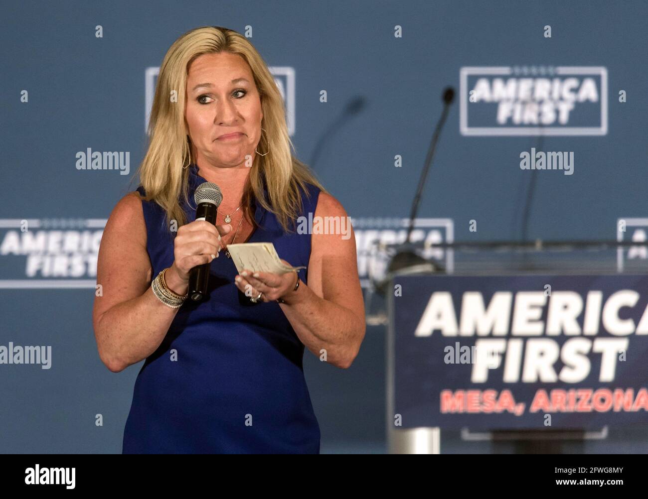 Mesa, Arizona, États-Unis. 21 mai 2021. La représentante MARJORIE TAYLOR GREENE (R-GA) et la représentante Matt Gaetz (R-FL) organisent le deuxième de leurs rassemblements « l'Amérique d'abord » dans cette banlieue de Phoenix. Crédit : Brian Cahn/ZUMA Wire/Alay Live News Banque D'Images