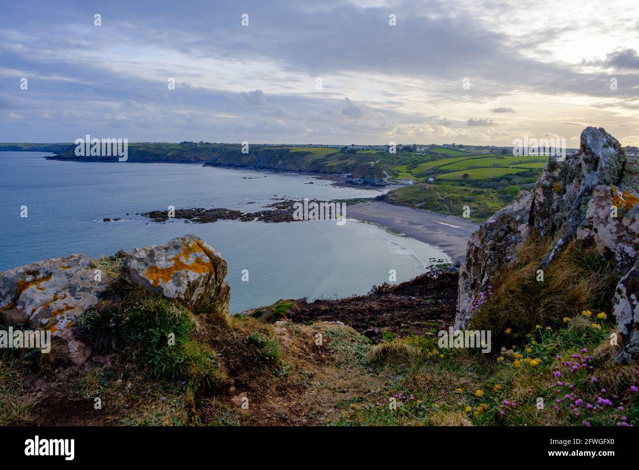 Kennack Sands, East, South West Coast Path Lizard point Cornwall Angleterre Banque D'Images