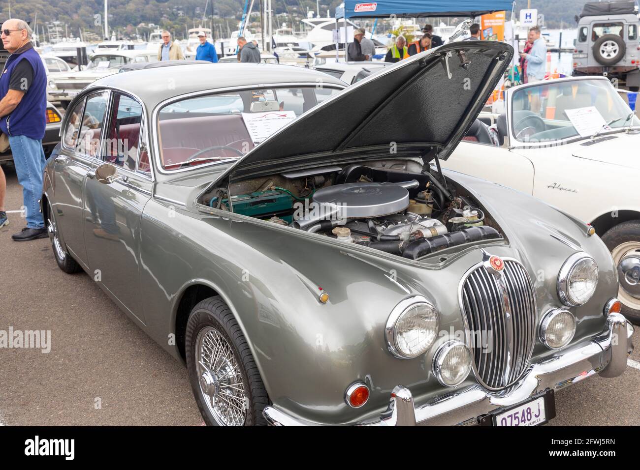 Modèle 1966 Classic Jaguar marque 2 à Sydney, Australie, capot relevé et moteur exposé Banque D'Images