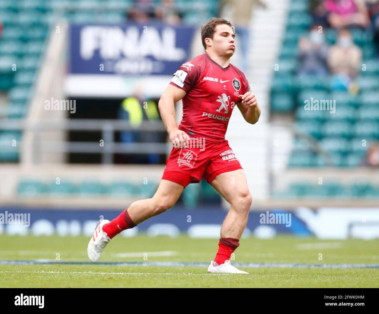 TWICKENHAM ANGLETERRE - MAI 22 : Antoine Dupont de Toulouse pendant le match final de la coupe des champions Heineken entre la Rochelle et Toulouse à Twickenham Sta Banque D'Images