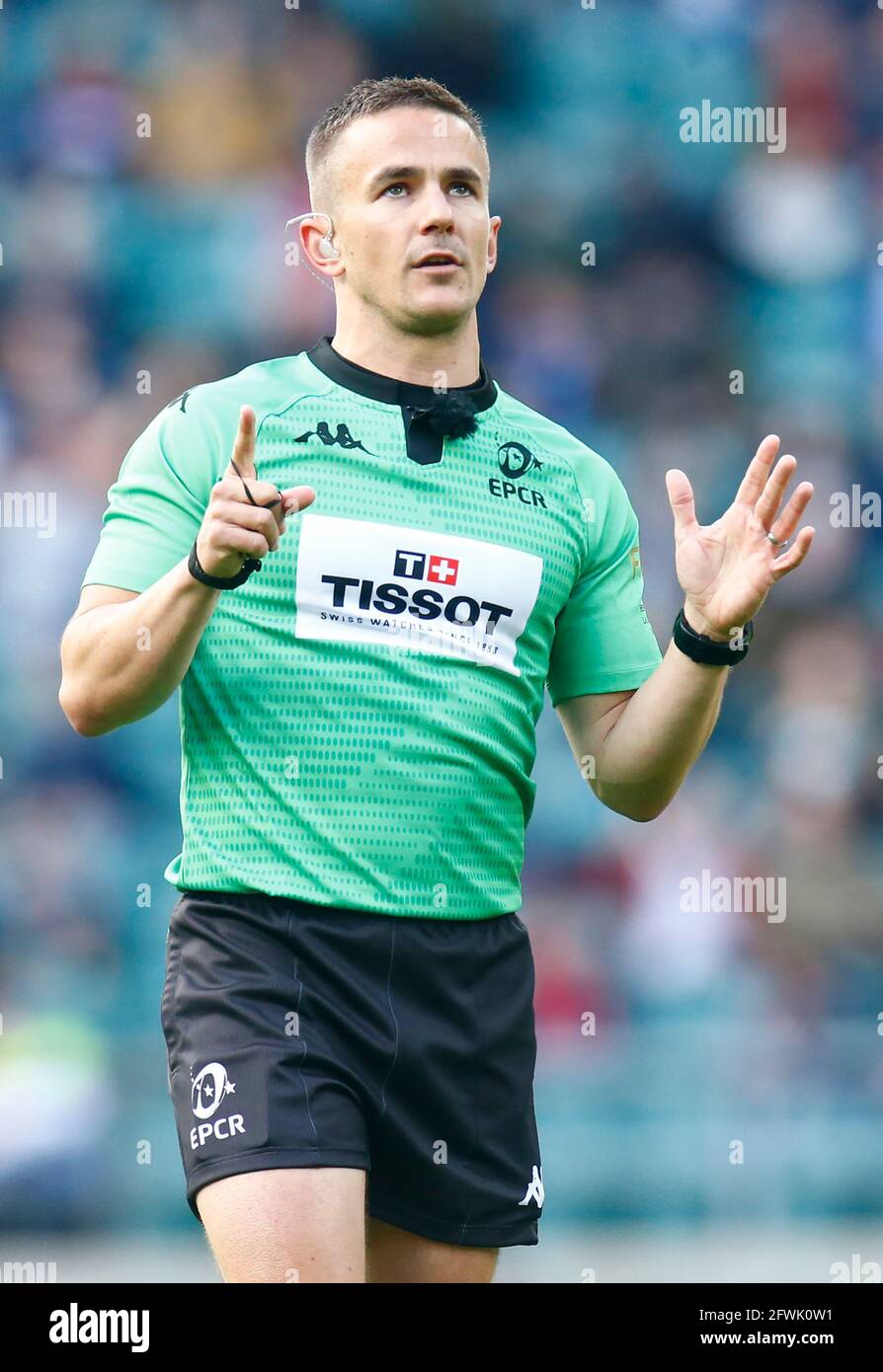 TWICKENHAM ANGLETERRE - MAI 22: Arbitre Luke Pearce d'Angleterre lors du match final de la coupe des champions Heineken entre la Rochelle et Toulouse à Twickenham Banque D'Images