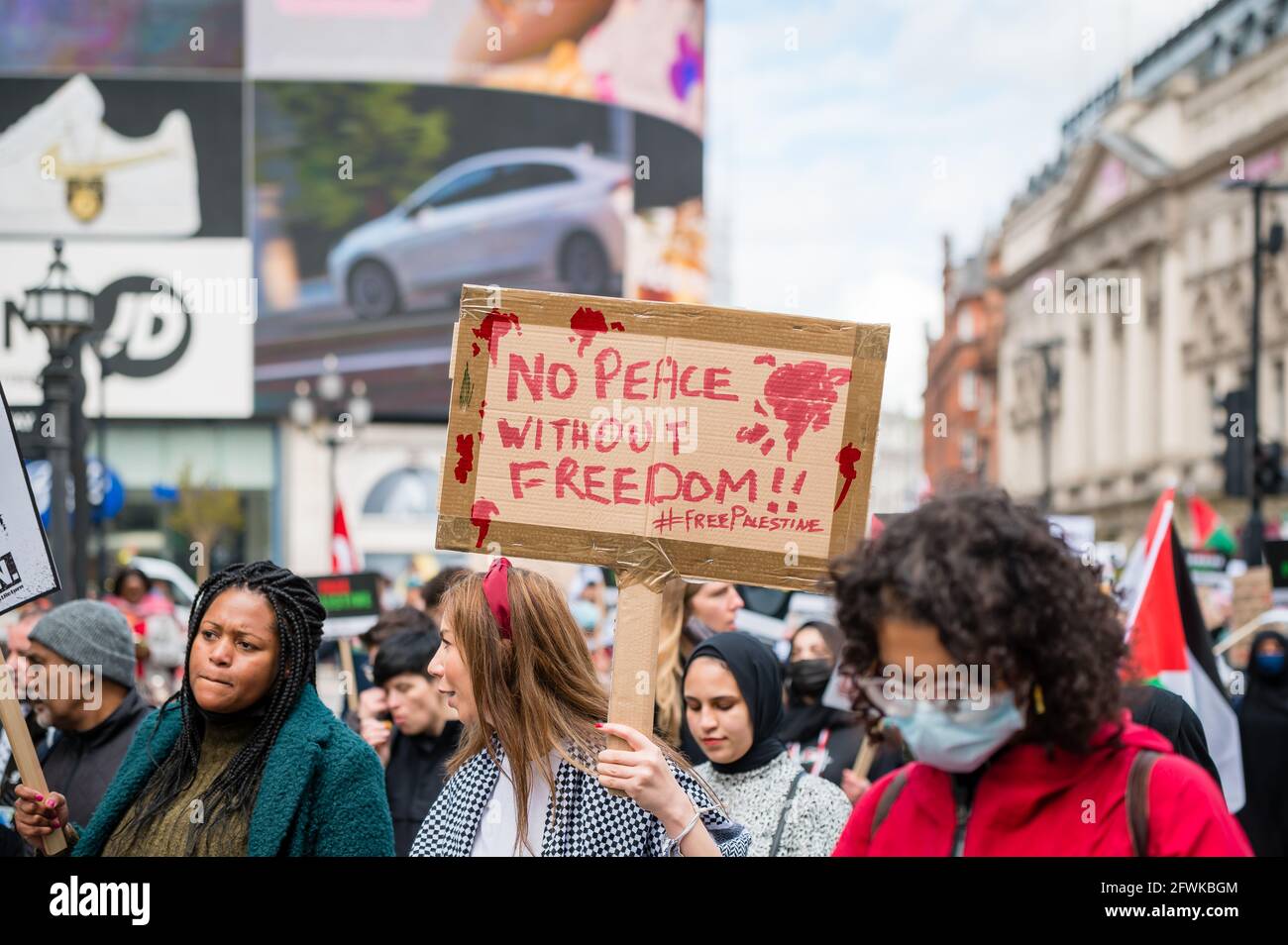 Les manifestants à la démonstration nationale pour la Palestine qui s'est tenue à Londres le 22 mars 2021, #FreePalestione, Londres, Royaume-Uni Banque D'Images