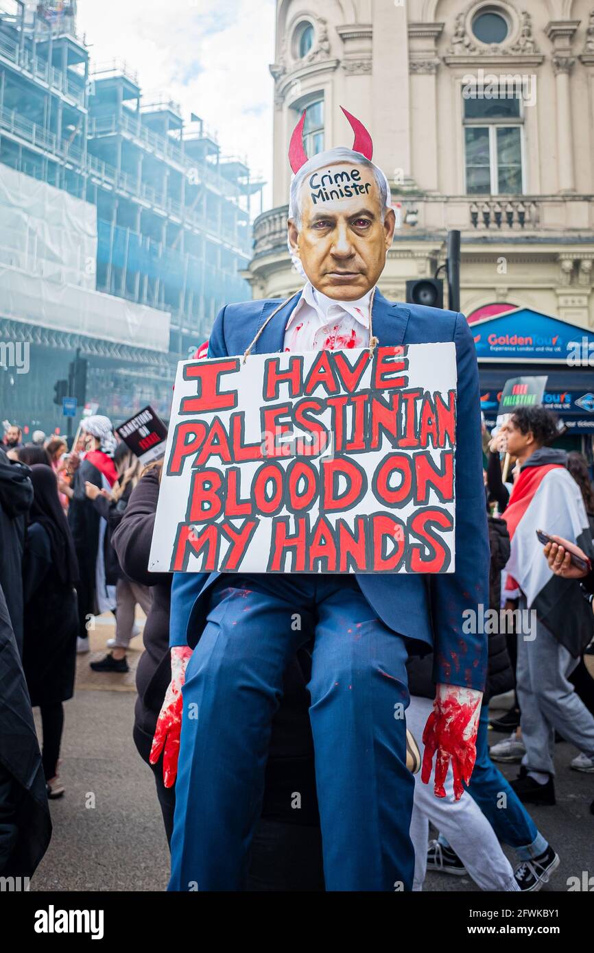 Les manifestants à la démonstration nationale pour la Palestine qui s'est tenue à Londres le 22 mars 2021, #FreePalestione, Londres, Royaume-Uni Banque D'Images