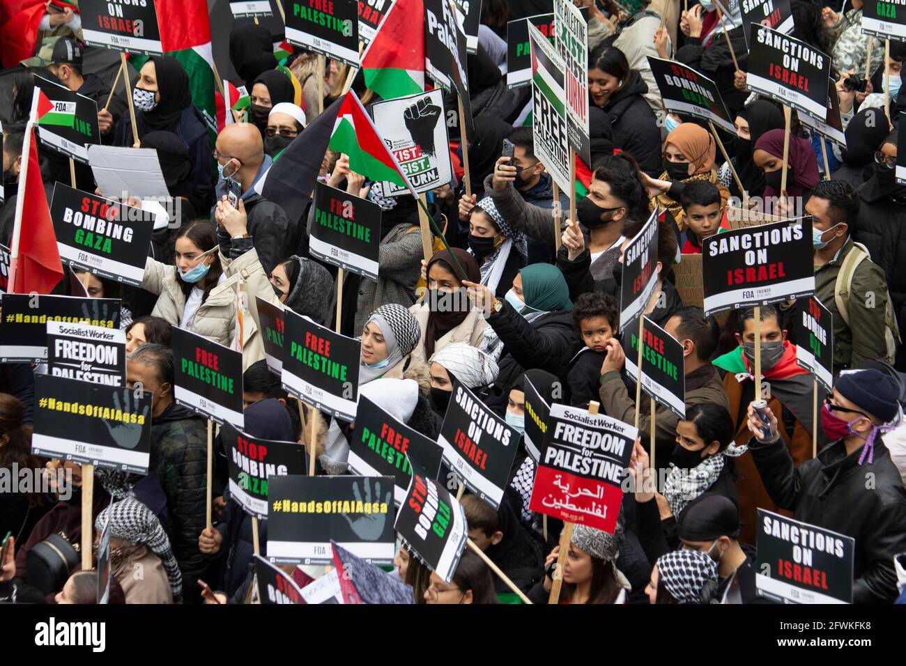 22/05/2021 Mars solidarité palestinienne les manifestants de Londres prennent part à un Manifestation à Londres pour protester contre le récent attentat à la bombe israélien campagne Banque D'Images