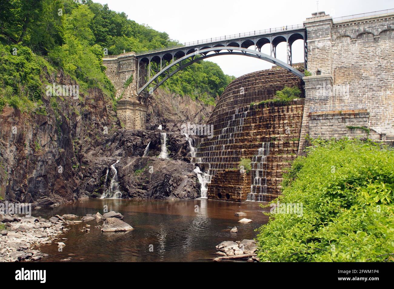 Le barrage de New Croton, construit en 1892-1906, fait partie du réseau d'approvisionnement en eau de la ville de New York, Croton-on-Hudson, NY, USA Banque D'Images