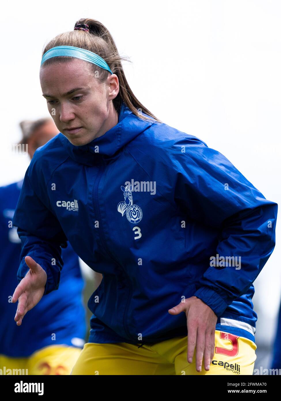 Essen, Allemagne. 23 mai 2021. Claire O'Riordan (3 MSV) pendant l'échauffement du jeu Frauen Bundesliga entre SGS Essen et MSV Duisburg au Stadion Essen en Allemagne. Crédit: SPP Sport presse photo. /Alamy Live News Banque D'Images