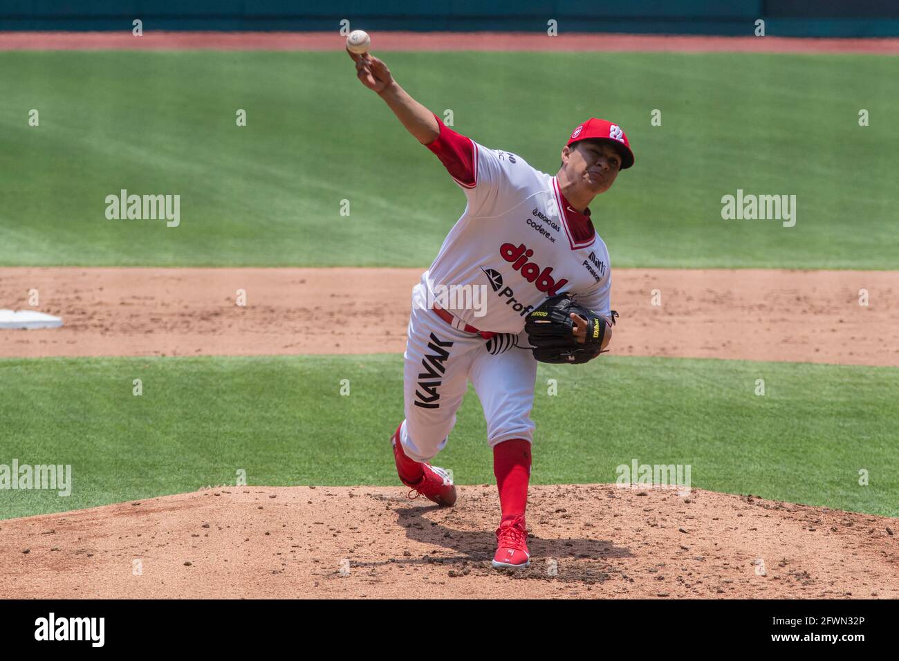 Mexico, Mexico, Mexique. 23 mai 2021. Sasagi Sanchez (46) des Diablos Rojos du Mexique s'oppose aux Aguilas de Veracruz lors du match entre Aguilas de Veracruz et Diablos Rojos dans le cadre de la Ligue mexicaine de baseball 2021 au stade Alfredo Harp Helu le 23 mai 2021 à Mexico. Crédit: Ricardo Flores/eyepix/ZUMA Wire/Alay Live News Banque D'Images