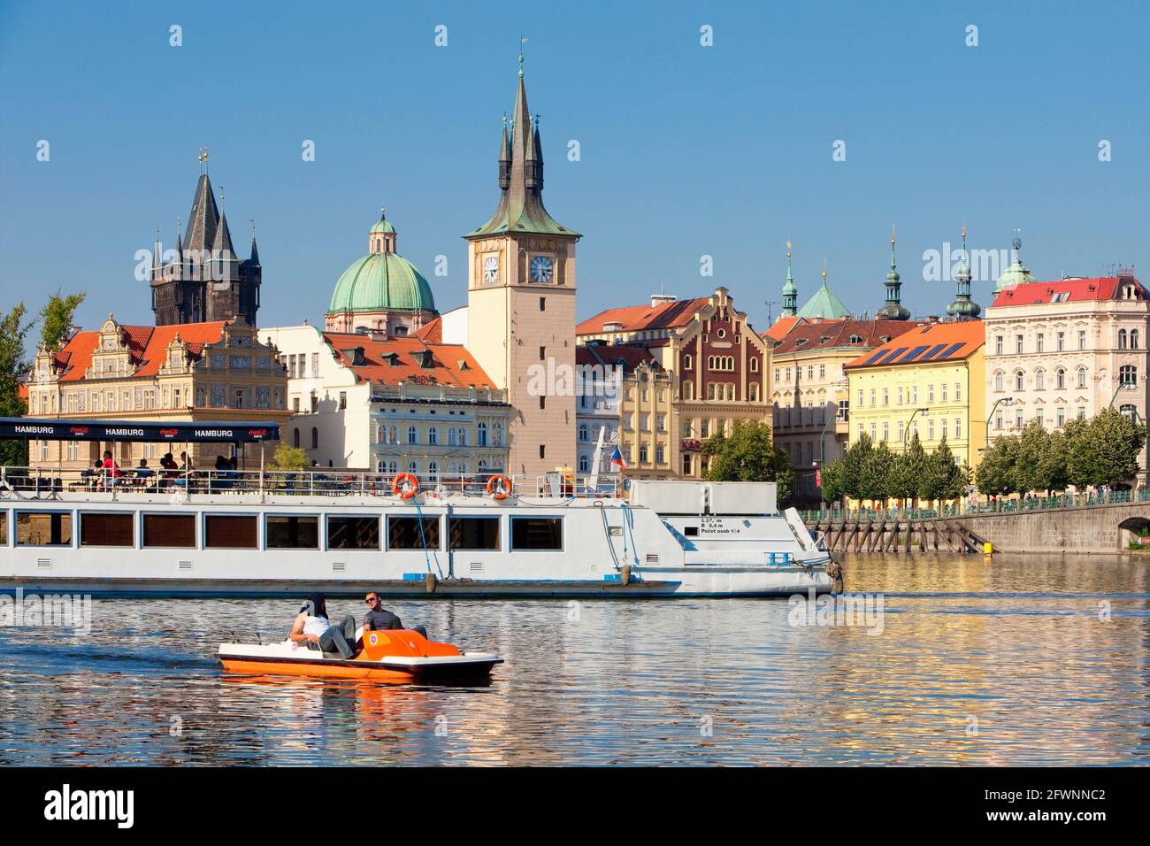 Novotneho Lavka, Prague - musée smetanovo, tours de la vieille ville et bateaux Banque D'Images