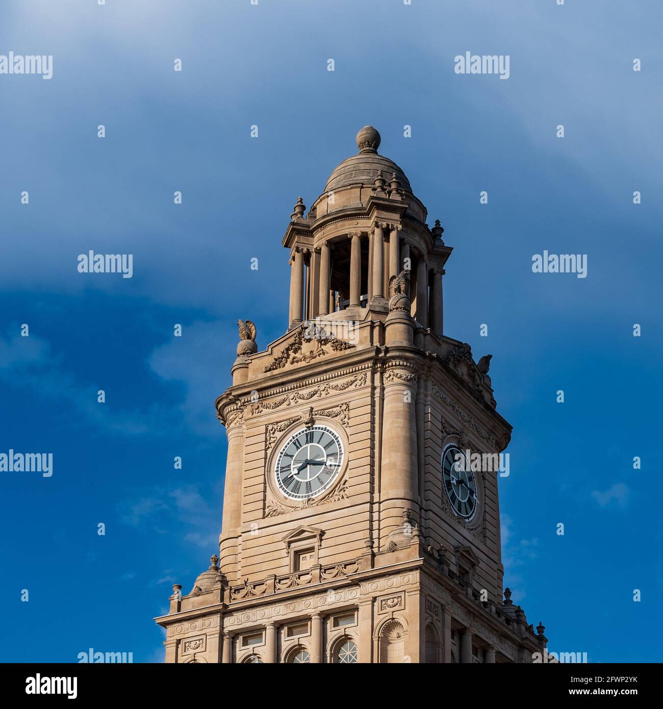 Tour de l'horloge du palais de justice du comté de Polk à des Moines Banque D'Images