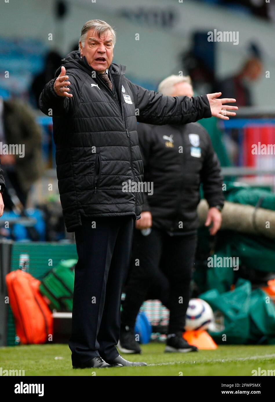 Le gérant de West Bromwich Albion, Sam Allardyce, se met en ligne lors du match de la Premier League à Elland Road, Leeds. Date de la photo: Dimanche 23 mai 2021. Banque D'Images