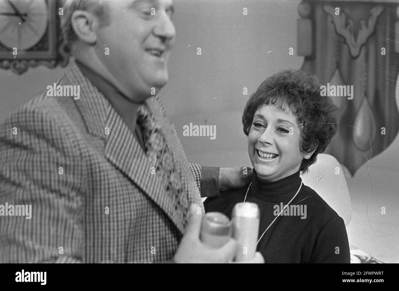 Mountieshow, AVRO-tv; Piet Bambergen et Sheila bernette, 6 octobre 1971, pays-Bas, photo de l'agence de presse du XXe siècle, nouvelles à retenir, documentaire, photographie historique 1945-1990, histoires visuelles, L'histoire humaine du XXe siècle, immortaliser des moments dans le temps Banque D'Images