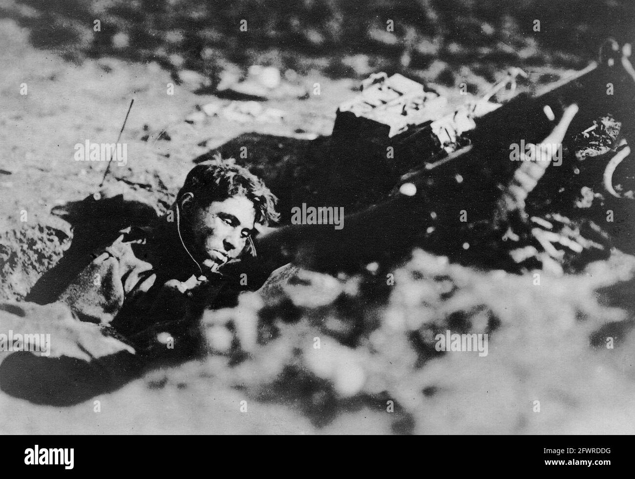 Un soldat allemand qui a été tué à bord de sa mitrailleuse. Cette mitrailleuse faisait partie d'une mitrailleuse "nid" dans la Meuse-Argonne. 1918 Banque D'Images