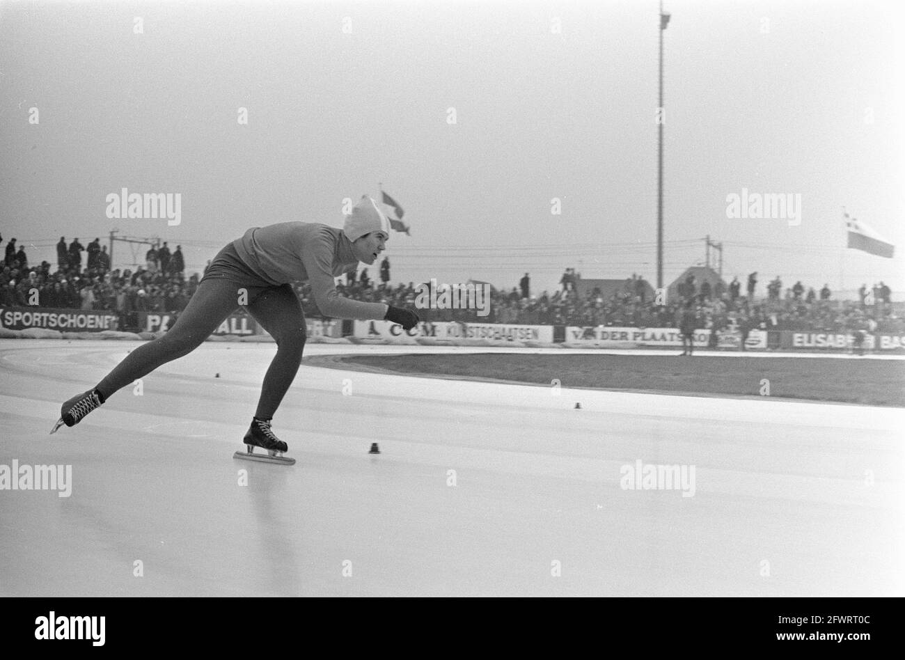 Championnats néerlandais de patinage de vitesse à Heerenveen nr. 5, Stien Kaiser en action, 12 janvier 1969, Championnats de patinage de vitesse, pays-Bas, agence de presse du xxe siècle photo, nouvelles à retenir, documentaire, photographie historique 1945-1990, histoires visuelles, L'histoire humaine du XXe siècle, immortaliser des moments dans le temps Banque D'Images