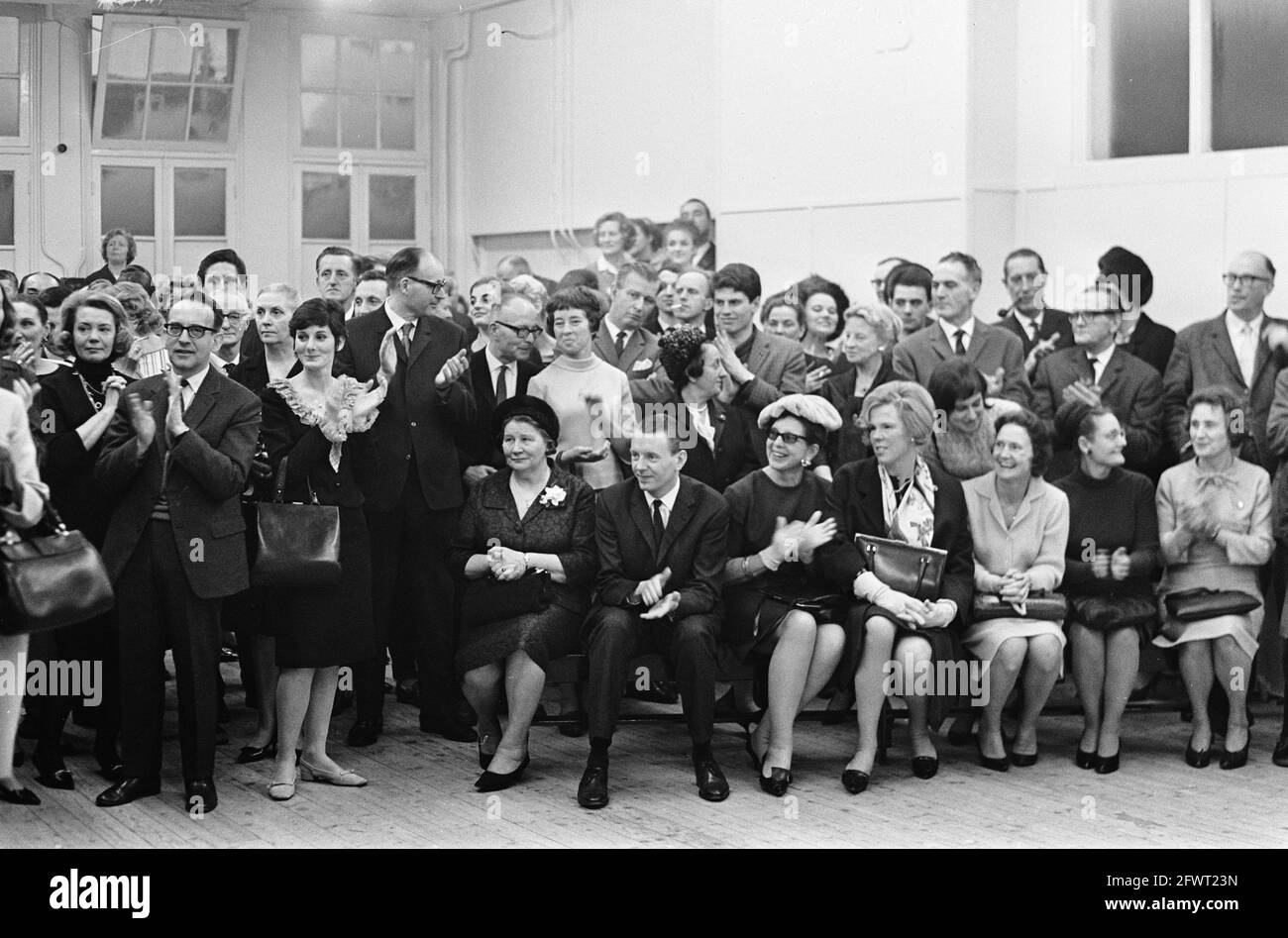Nouvelle école de ballet ouverte à Tweede Weteringsdwarsstraat par Nel Roos, à l'ouverture, le 20 février 1965, ouvertures, Pays-Bas, Agence de presse du XXe siècle photo, nouvelles à retenir, documentaire, photographie historique 1945-1990, histoires visuelles, L'histoire humaine du XXe siècle, immortaliser des moments dans le temps Banque D'Images
