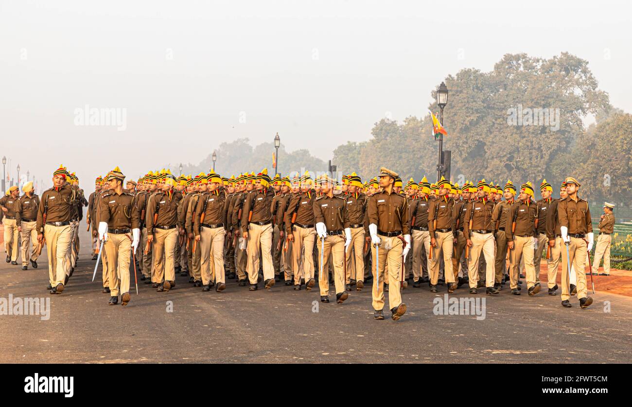 la police de delhi lors de leurs répétitions pour la journée de la république indienne à delhi. Banque D'Images