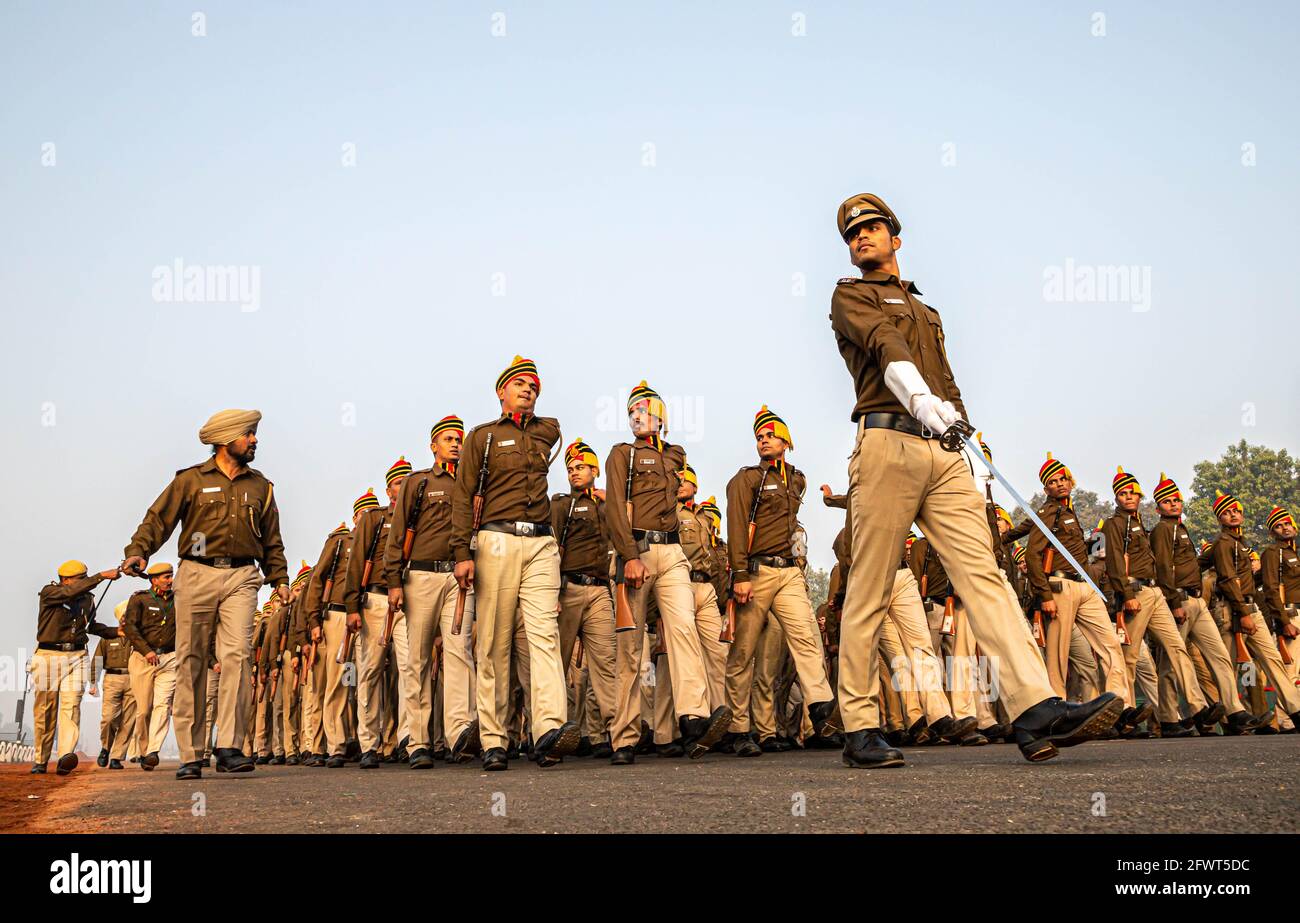 la police de delhi lors de leurs répétitions pour la journée de la république indienne à delhi. Banque D'Images
