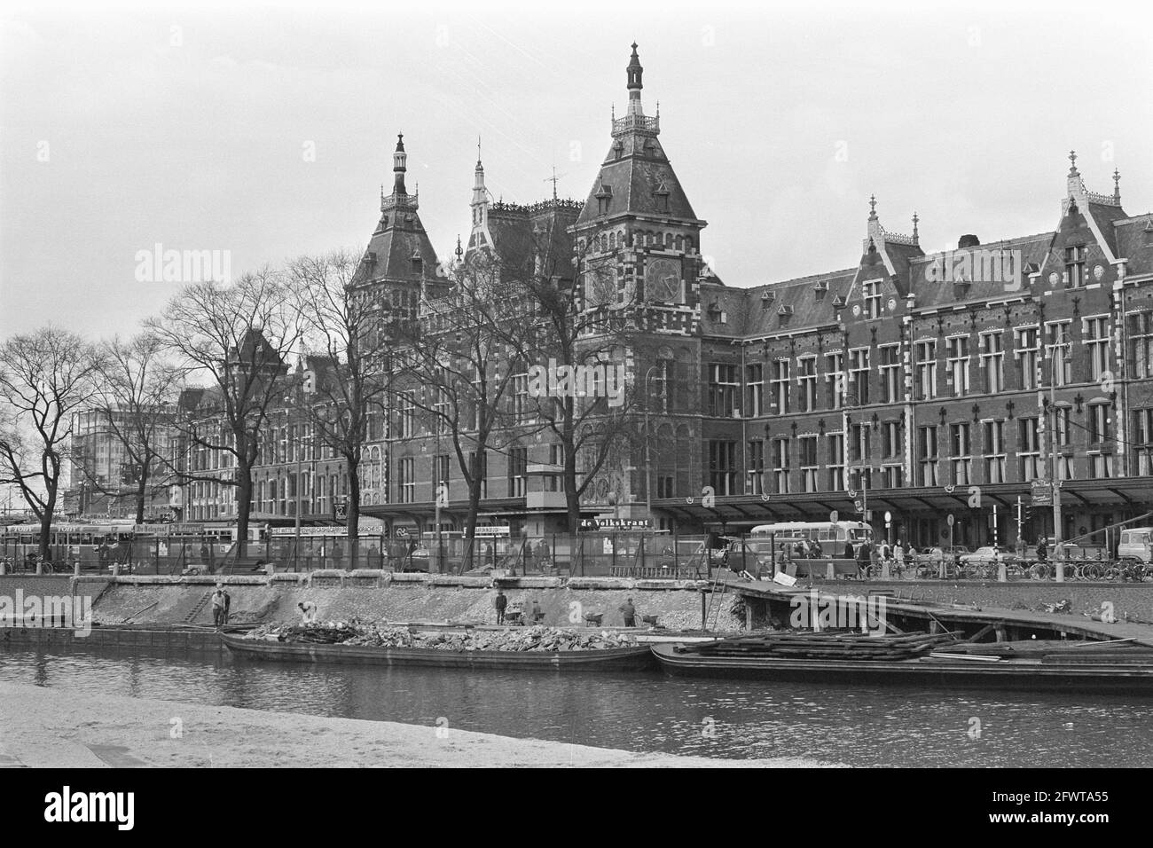 Noord Zuid Hollands koffiehuis à Amsterdam, complètement démoli, 7 mars 1972, pays-Bas, agence de presse du XXe siècle photo, news to Remember, documentaire, photographie historique 1945-1990, histoires visuelles, L'histoire humaine du XXe siècle, immortaliser des moments dans le temps Banque D'Images