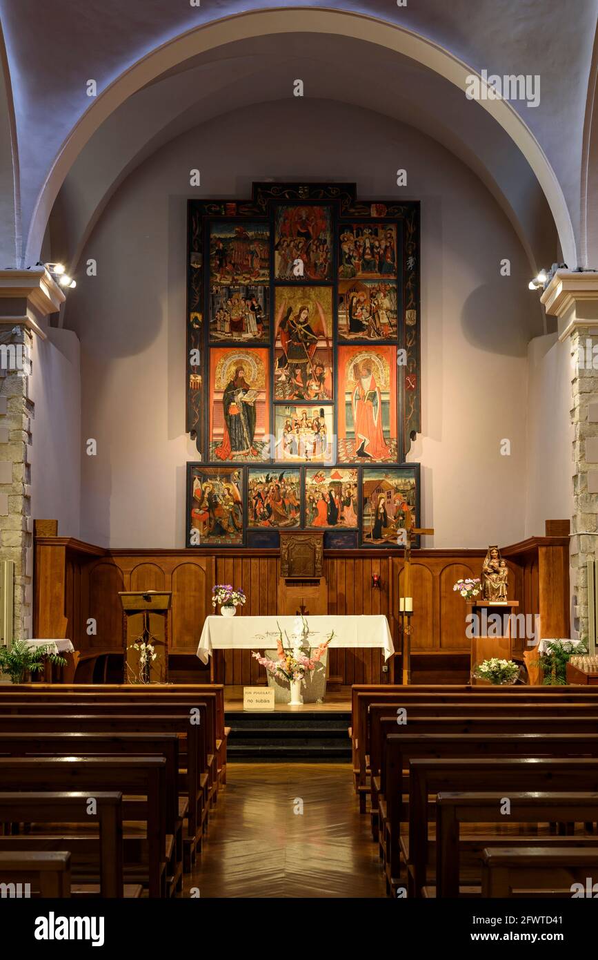 Intérieur de l'église de Sant Miquèu de Vielha (Vallée de l'Aran, Catalogne, Espagne, Pyrénées) ESP: Intérieur de la iglesia de Sant Miquèu de Vielha, España Banque D'Images