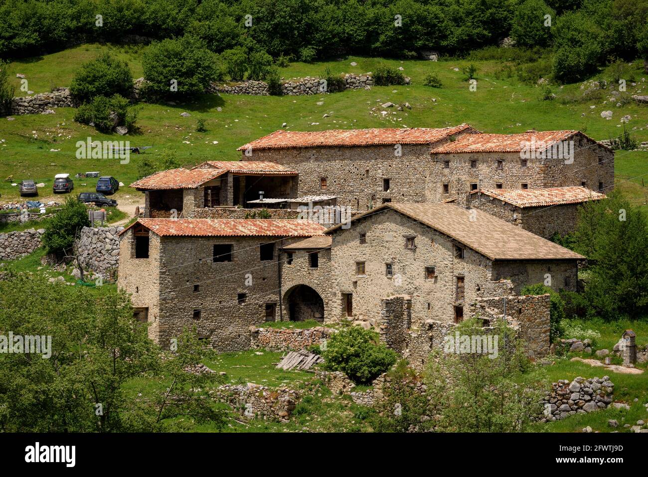 CAL Jan de la Llosa maison de campagne, l'un des endroits où passe le trekking Camí dels Bons Maisons dans la vallée de Llosa (Cerdanya, Catalogne, Espagne) Banque D'Images