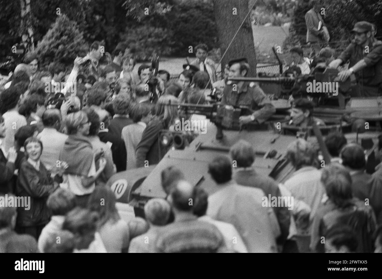 Ambonese occupe la résidence de l'ambassadeur indonésien, Wassenaar; conférence de presse après l'expulsion de lun et de Jong, 31 août 1970, conférences de presse, premiers ministres, Pays-Bas, Agence de presse du XXe siècle photo, nouvelles à retenir, documentaire, photographie historique 1945-1990, histoires visuelles, L'histoire humaine du XXe siècle, immortaliser des moments dans le temps Banque D'Images