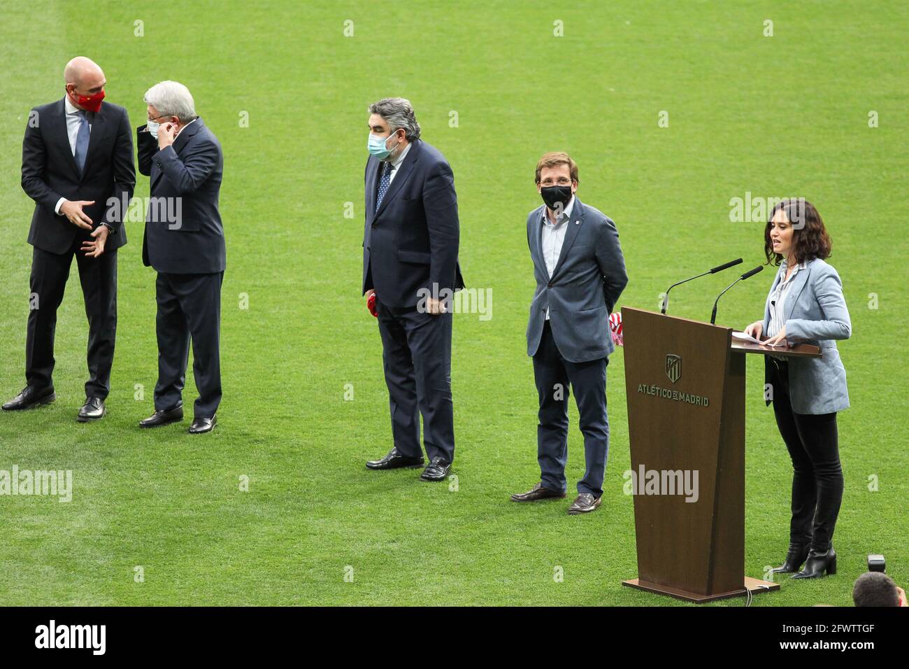 Luis Rubiales, Président de la RFEF, Enrique Cerezo, Président de l'Atlético de Madrid, José Manuel Rodriguez Uribes, Ministre de la Culture et des Sports, José Luis Martinez Almeida, Maire de Madrid et Isabel Diaz Ayuso, Présidente de la Communauté de Madrid pendant le championnat d'Espagne 2020/2021 la Liga, Cérémonie de remise du trophée des champions célébrée au stade Wanda Metropolitano le 23 mai 2021 à Madrid, Espagne - photo Irina R Hipolito / Espagne DPPI / DPPI / LiveMedia Banque D'Images