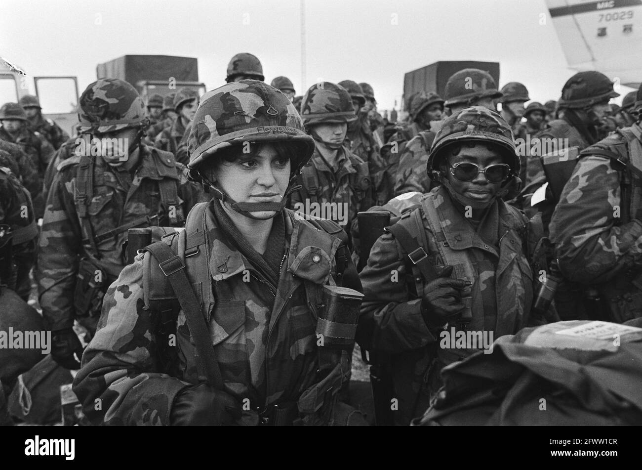 Un certain nombre de participants américains à l'exercice de l'OTAN Reforger, qui se tient en République fédérale, sont arrivés à Schiphol aujourd'hui / fumée négative, 11 janvier 1985, participants, exercices, Soldats, aérodromes, pays-Bas, Agence de presse du XXe siècle photo, nouvelles à retenir, documentaire, photographie historique 1945-1990, histoires visuelles, L'histoire humaine du XXe siècle, immortaliser des moments dans le temps Banque D'Images