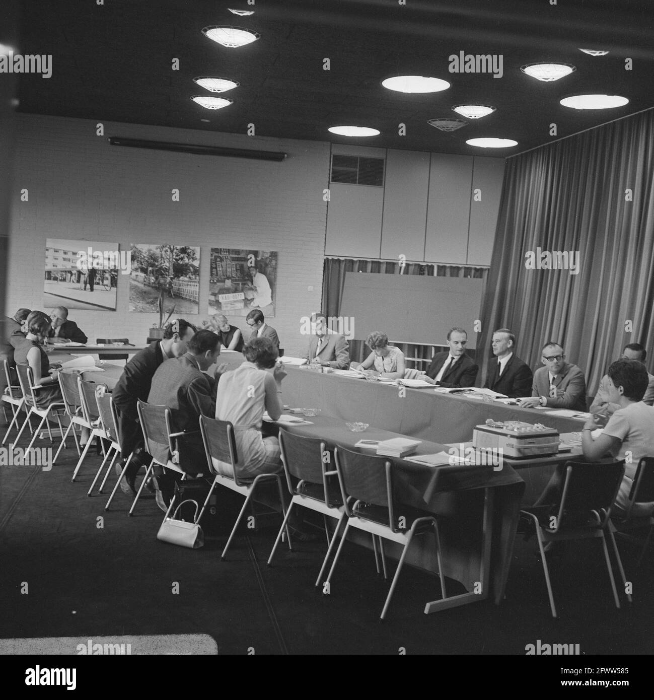 Instructions du Ministère des affaires étrangères, Département de l'information sur l'aide au développement, M. de Groot, 12 septembre 1969, AIDE AU DÉVELOPPEMENT, Pays-Bas, Agence de presse du XXe siècle photo, nouvelles à retenir, documentaire, photographie historique 1945-1990, histoires visuelles, L'histoire humaine du XXe siècle, immortaliser des moments dans le temps Banque D'Images