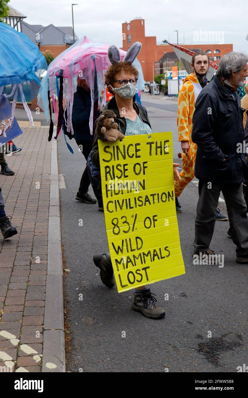 Manifestation contre la crise climatique mars Chesterfield Derbyshire Royaume-Uni 2021 Banque D'Images