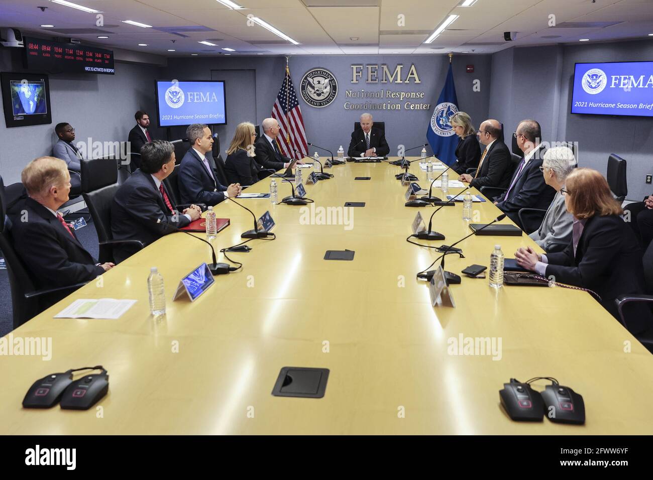 Washington, États-Unis. 24 mai 2021. Le président Joe Biden s'exprime lors d'une séance d'information sur les perspectives des ouragans dans l'Atlantique et les efforts de préparation au siège de la FEMA le lundi 24 mai 2021 à Washington, DC. Photo d'Oliver Contreras/UPI crédit: UPI/Alay Live News Banque D'Images Washington, États-Unis. 24 mai 2021. Le président Joe Biden s'exprime lors d'une séance d'information sur les perspectives des ouragans dans l'Atlantique et les efforts de préparation au siège de la FEMA le lundi 24 mai 2021 à Washington, DC. Photo d'Oliver Contreras/UPI crédit: UPI/Alay Live News Banque D'Images