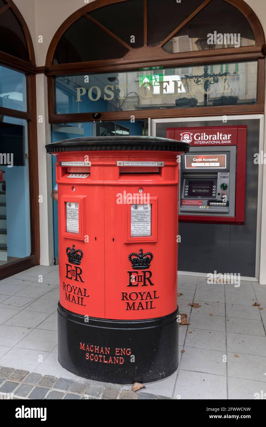 Double boîte postale à l'extérieur du bureau de poste, Gibraltar Banque D'Images