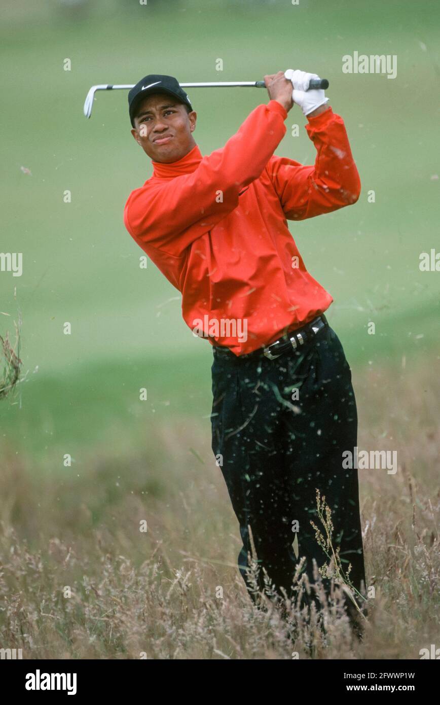 Adult Red Golf Cap Banque D Image Et Photos Alamy