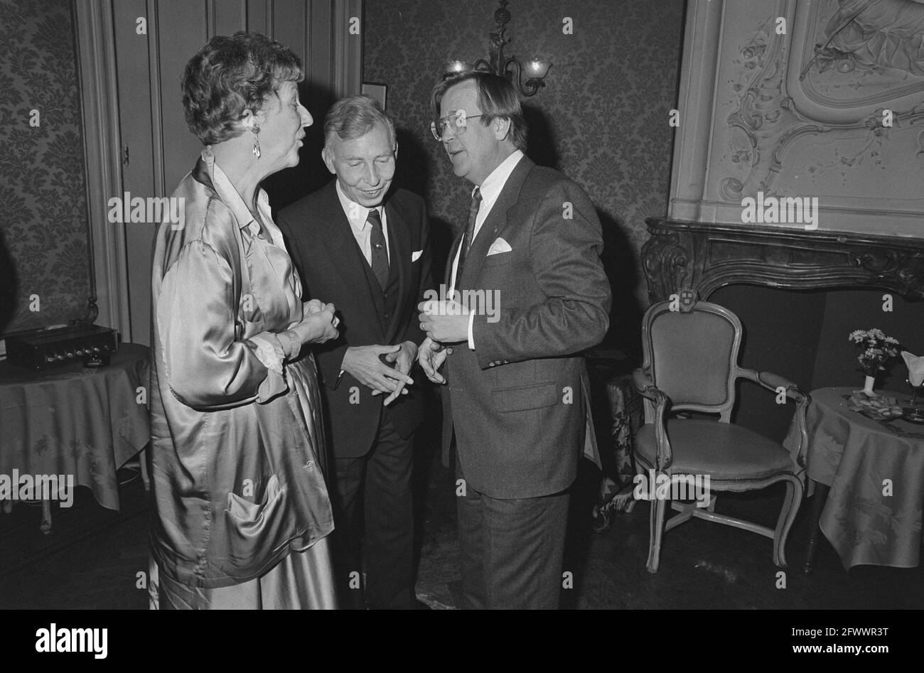 Mission de la société d'édition Samsom ; réception au studio Pulchri à la Haye, 23 octobre 1986, réceptions, pays-Bas, agence de presse du xxe siècle photo, nouvelles à retenir, documentaire, photographie historique 1945-1990, histoires visuelles, L'histoire humaine du XXe siècle, immortaliser des moments dans le temps Banque D'Images