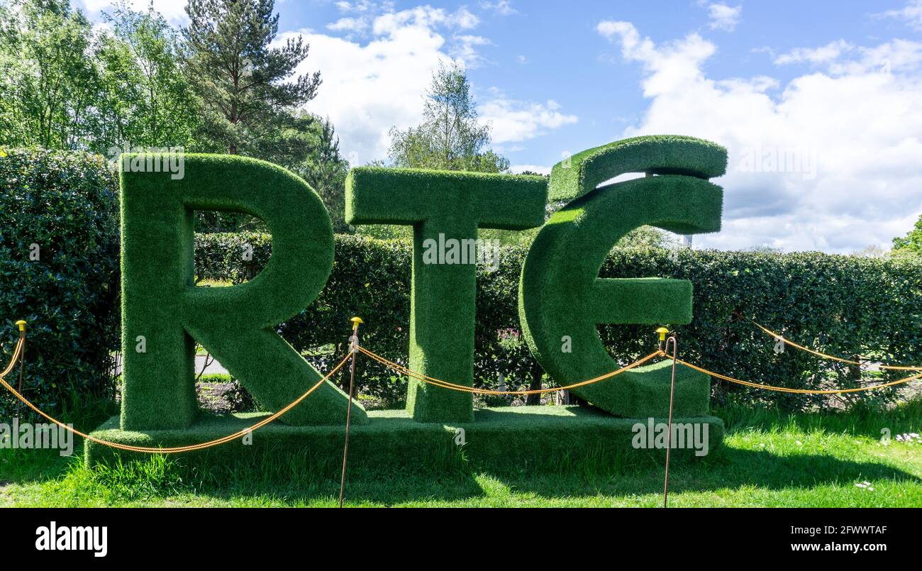 Le signe/symbole de RTÉ le radiodiffuseur national irlandais vu ici dans les jardins botaniques de Dublin, Irlande. Banque D'Images