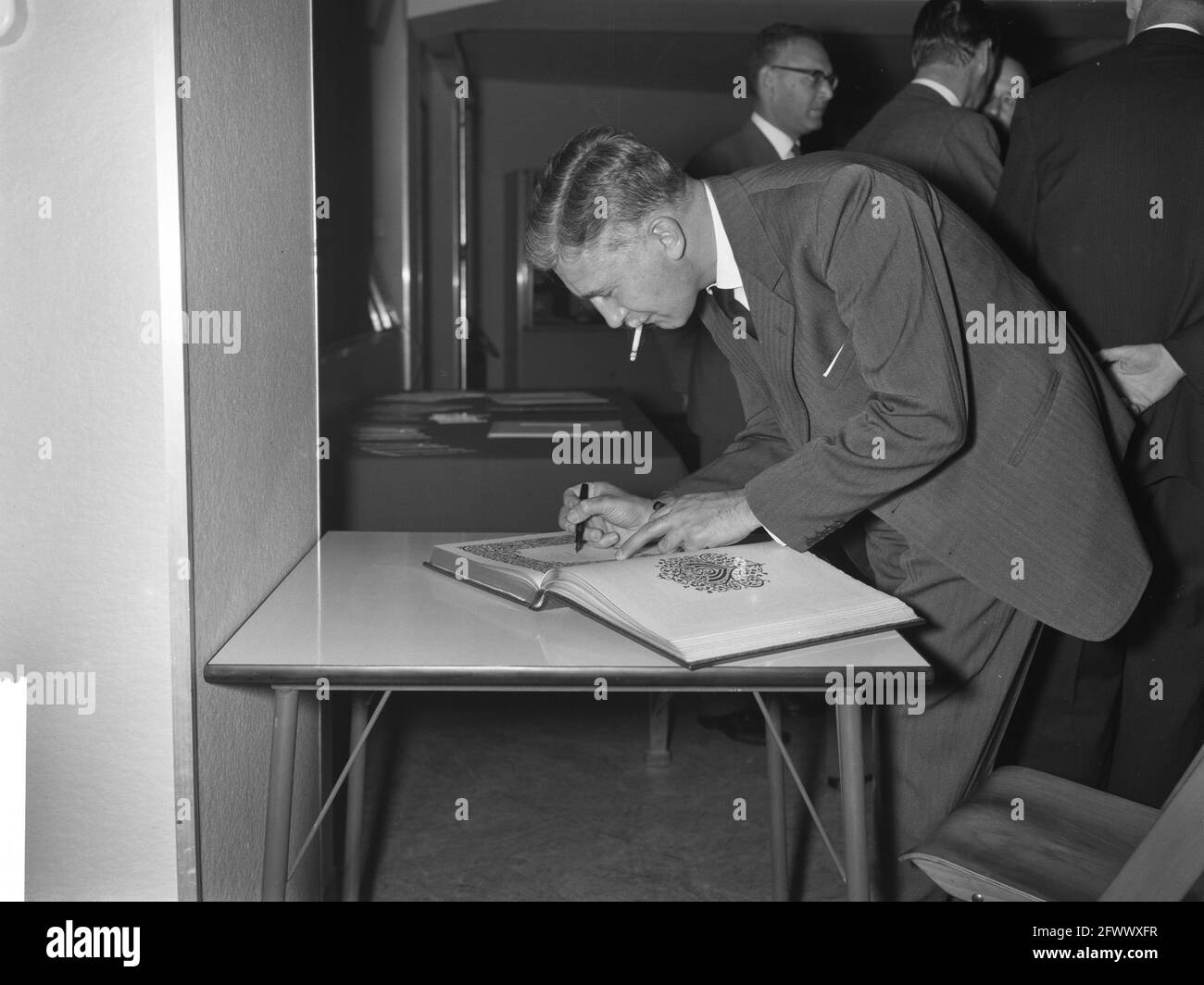 Association de cession de négociation de valeurs mobilières . Visitez delegati H. A. du KSG . Visite par délégation du Haut Autor., 30 octobre 1961, visites, délégations, Tours, pays-Bas, agence de presse du XXe siècle photo, news to remember, documentaire, photographie historique 1945-1990, histoires visuelles, L'histoire humaine du XXe siècle, immortaliser des moments dans le temps Banque D'Images