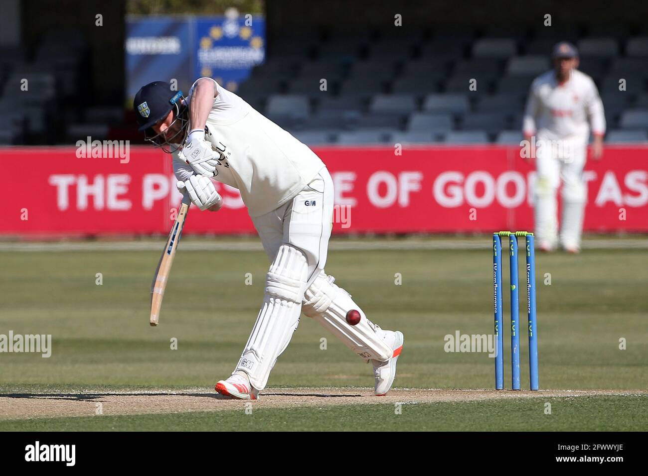 Jack Burnham atteint 4 courses pour Durham pendant le CCC Essex contre Durham CCC, LV Insurance County Championship Group 1 Cricket au terrain du comté de Cloudfm Banque D'Images