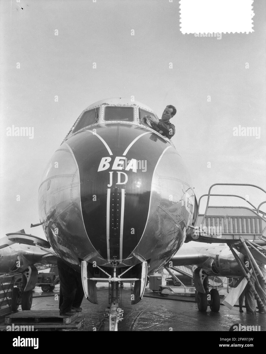 Anglais BEA Vickers Viscount 800 à l'aéroport de Schiphol, 15 février 1957, aviation, avion, Pays-Bas, Agence de presse du XXe siècle photo, nouvelles à retenir, documentaire, photographie historique 1945-1990, histoires visuelles, L'histoire humaine du XXe siècle, immortaliser des moments dans le temps Banque D'Images