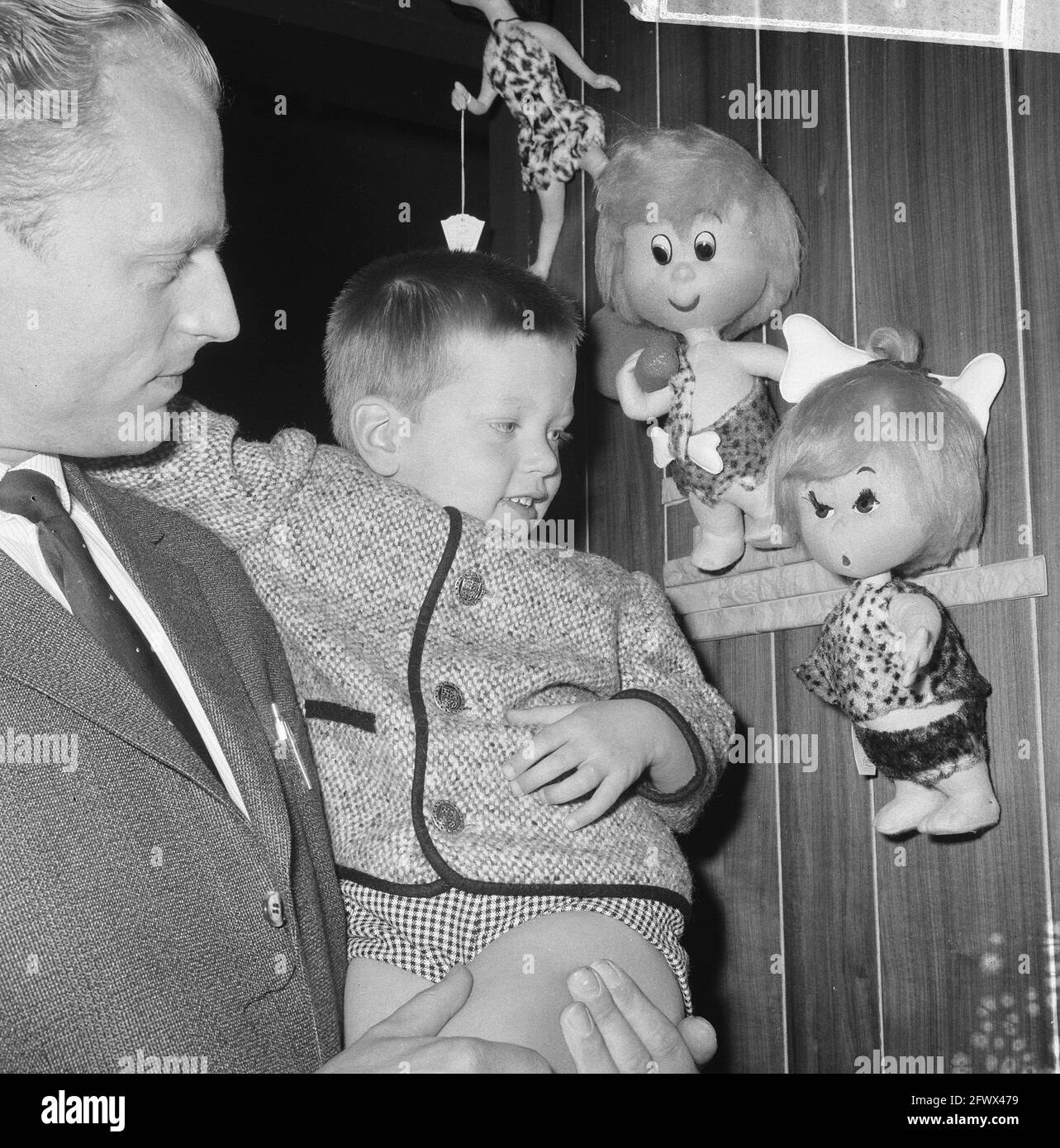 Ancien et nouveau au salon Het Kind à Utrecht, 27 septembre 1965, ENFANTS, pays-Bas, agence de presse du xxe siècle photo, nouvelles à retenir, documentaire, photographie historique 1945-1990, histoires visuelles, L'histoire humaine du XXe siècle, immortaliser des moments dans le temps Banque D'Images