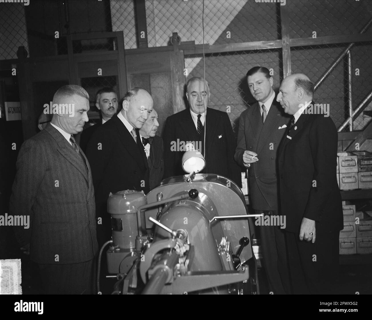 Ouverture de la fabrique de haricots BofA Ministre Van den Brink, 3 février 1950, ouvertures, pays-Bas, agence de presse du xxe siècle photo, nouvelles à retenir, documentaire, photographie historique 1945-1990, histoires visuelles, L'histoire humaine du XXe siècle, immortaliser des moments dans le temps Banque D'Images