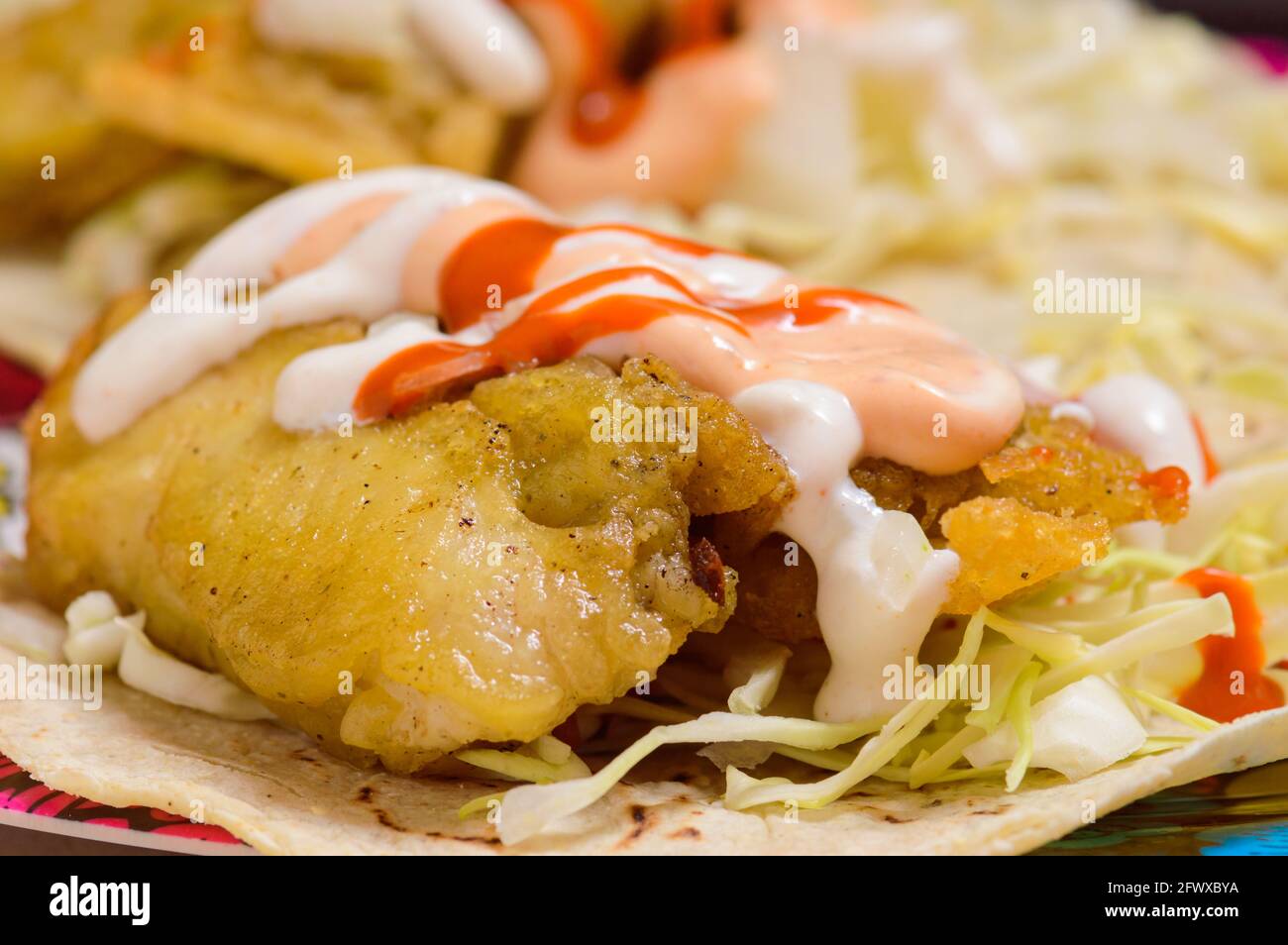 Tacos aux poissons style Basse-Californie avec garnitures Banque D'Images