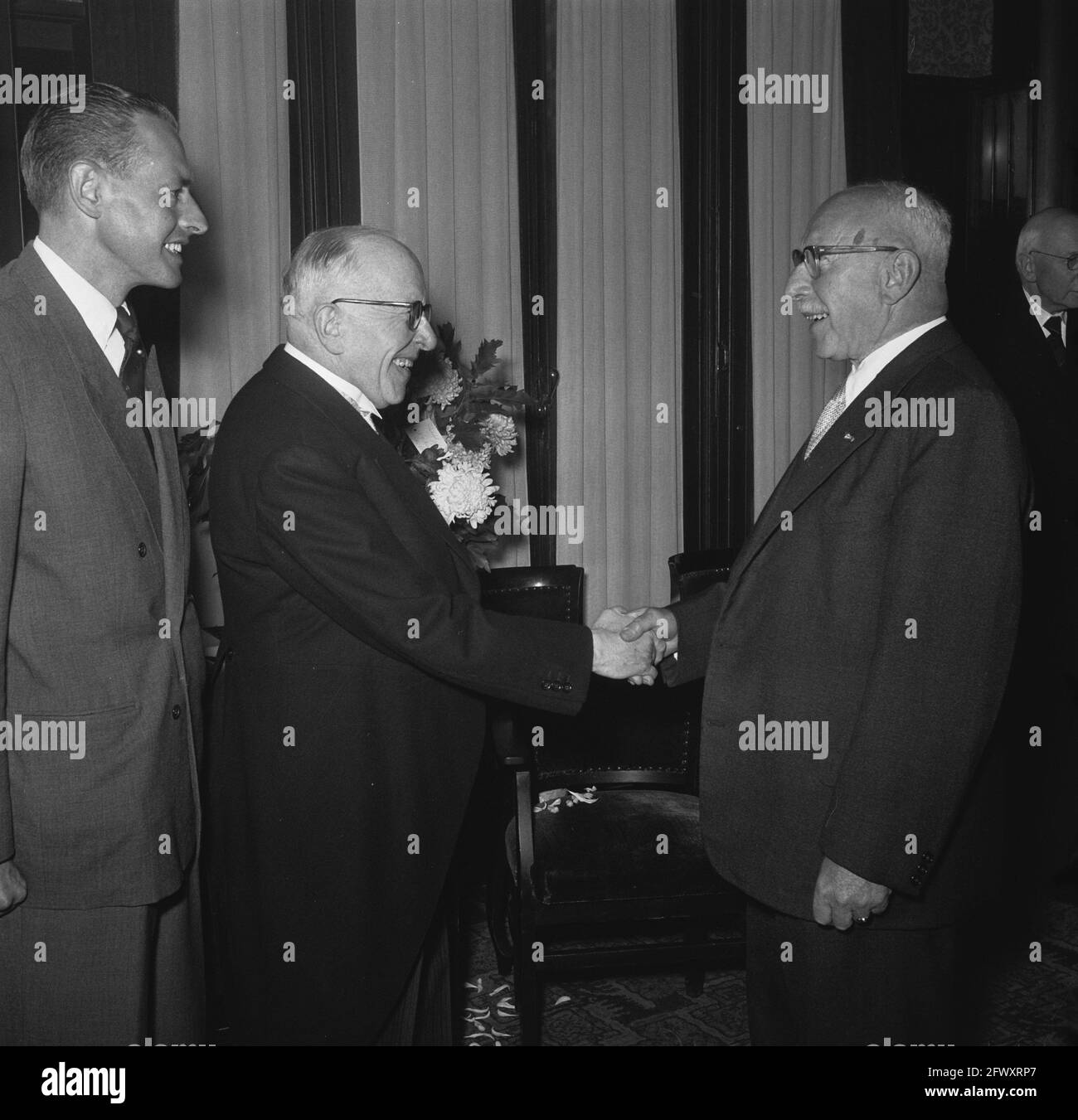 Réception G. th. BOM et fils ( 200 ans ). Poort van Cleeve, 6 octobre 1956, réceptions, pays-Bas, agence de presse du xxe siècle photo, nouvelles de Banque D'Images