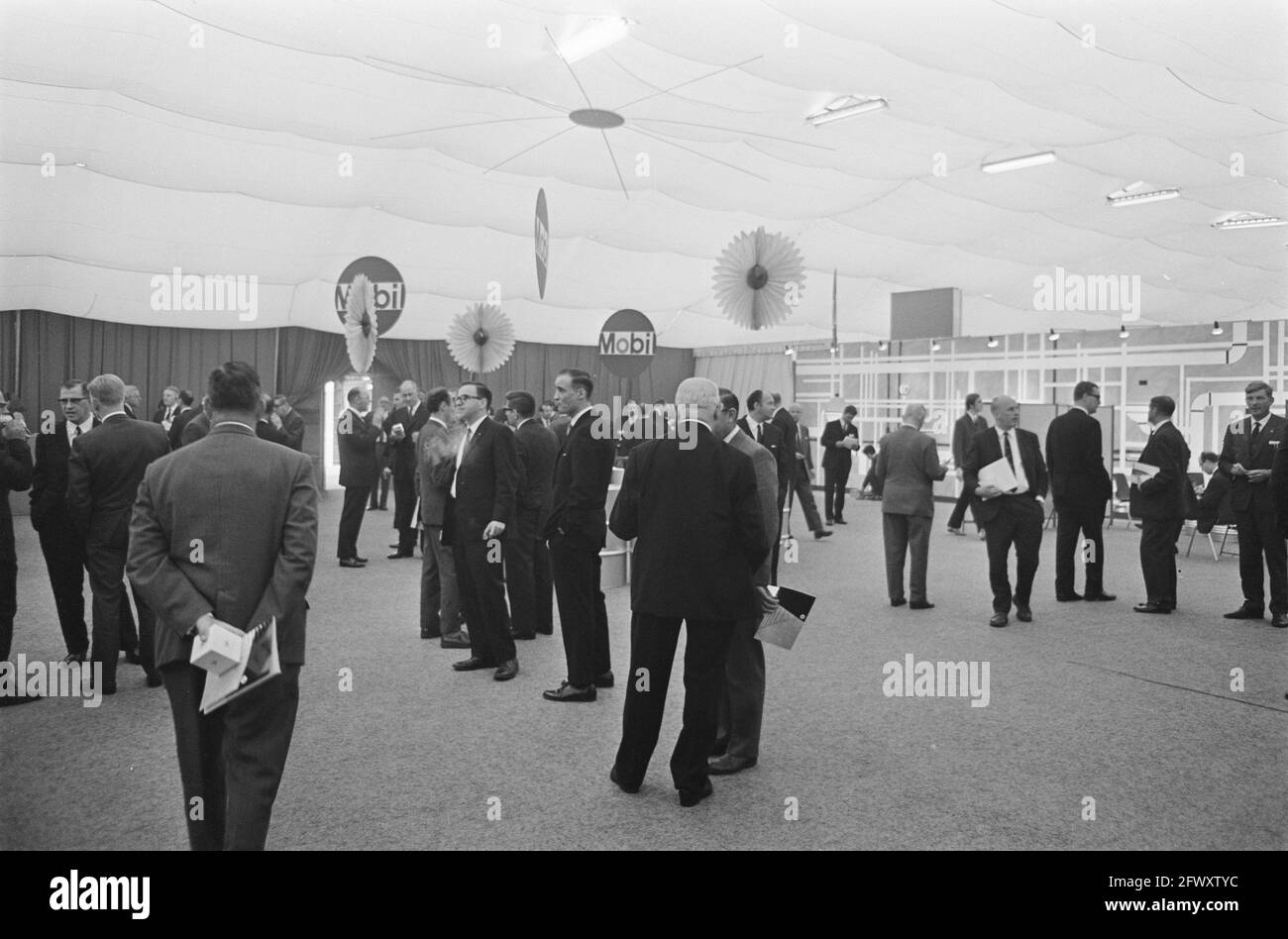 Réception à l'occasion de l'ouverture, 24 septembre 1968, portraits de groupe, réceptions, pays-Bas, agence de presse du xxe siècle photo, nouvelles à re Banque D'Images