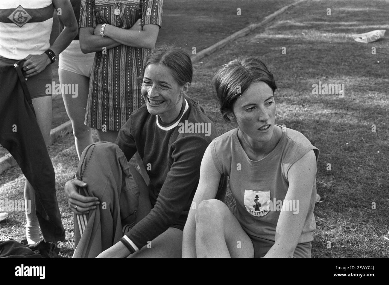 Championnats d'athlétisme à Gouden Spike à Leiden; Wilma van den Berg (no 31, 33, 34 ; non 32 à gauche), 13 juin 1970, athlétisme, pays-Bas, 20e c Banque D'Images