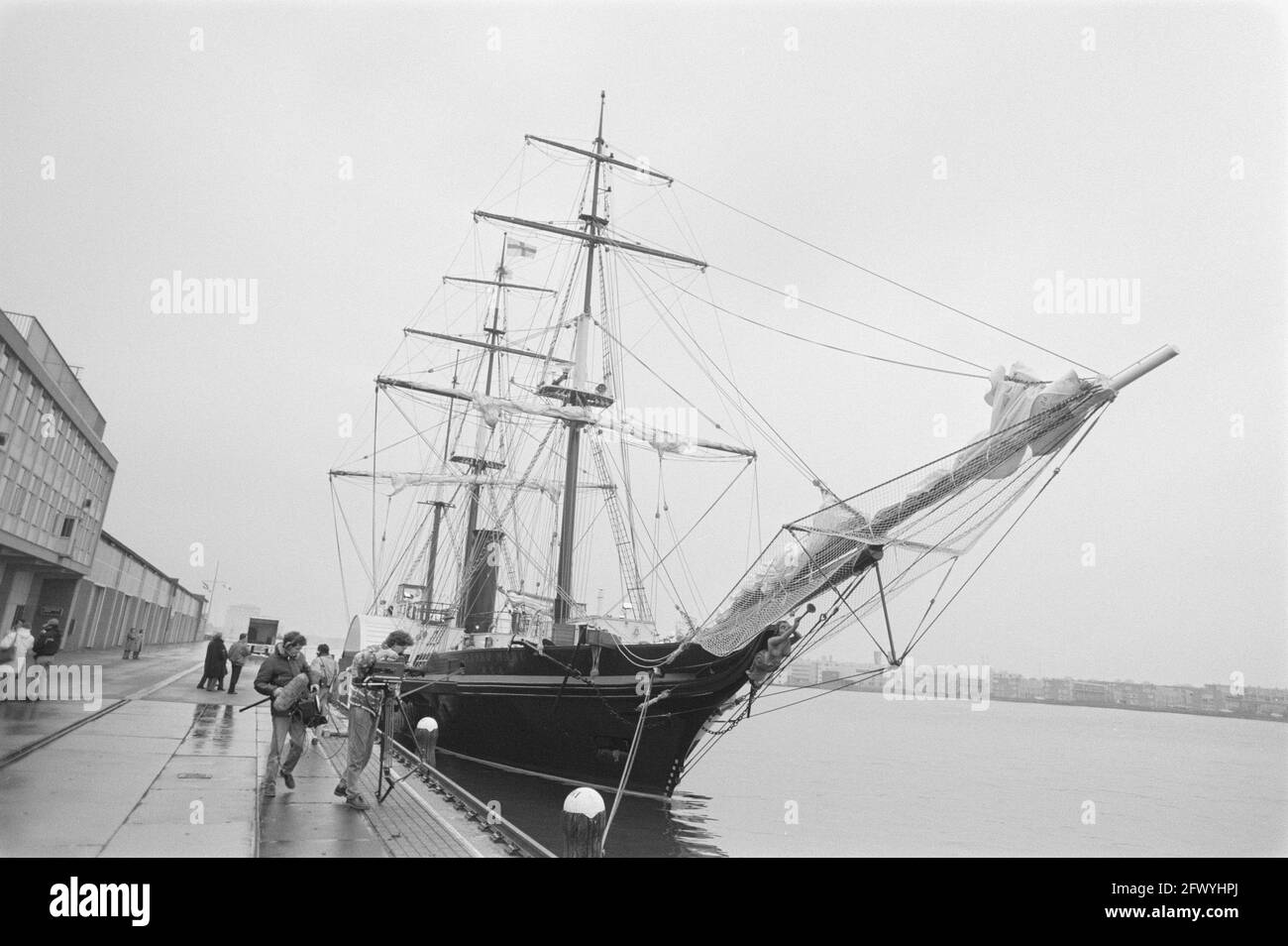 Réplique du navire radar Koning Willem III baptisé Kanko Maus (Amsterdam); le Kanko Maru au quai, 14 janvier 1988, navires, pays-Bas, agence de presse du xxe siècle photo, nouvelles à retenir, documentaire, photographie historique 1945-1990, histoires visuelles, L'histoire humaine du XXe siècle, immortaliser des moments dans le temps Banque D'Images