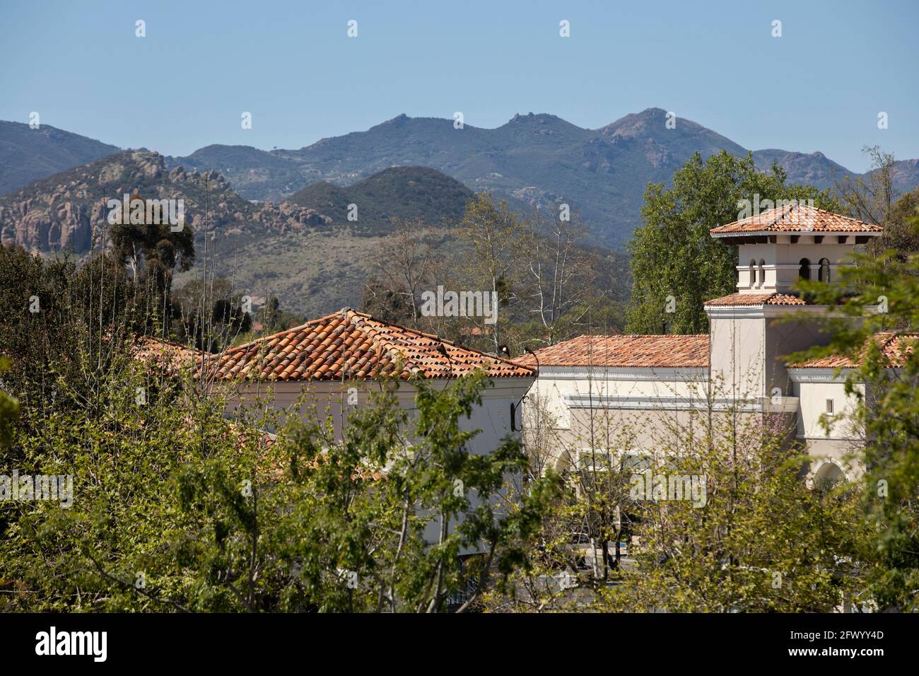 Vue de printemps sur le centre-ville historique de Thousand Oaks, Californie, États-Unis. Banque D'Images